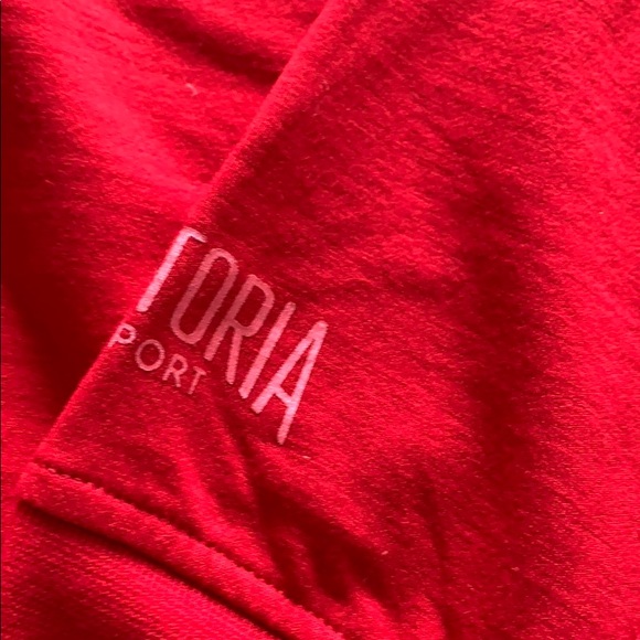 NWOT keyhole back Victoria’s sport sweatshirt - Picture 2 of 4